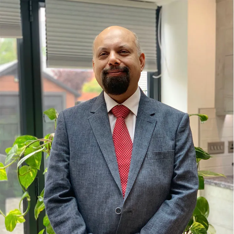Dr Naveed
